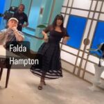 Marixa Balli Instagram - Diosa total, @marixaballi Con este look en el programa de @mirthalegrand , gracias totales @marixaballi , FALDA HAMPTONS combinada con BODY MAR , que lindo que te queda… 🔥🔥❤️❤️😉💃 A vos, cuál te gusta mas?? No te lo pierdas! Conseguí todo en nuestra tienda online⬇️. www.divastorearg.com #stylish #moda #amigas #trending #mujeres #hacks #amomifalda #faldas #feliz #fashion #vestirbien 👗✨ #hamptons #looks
