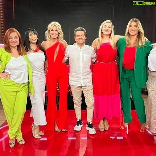Marixa Balli Instagram - Hermoso grupo de #LAM los quiero 😘