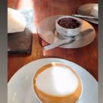 Marixa Balli Instagram - Hoy no paramos sin dormir fuimos a votar 😂