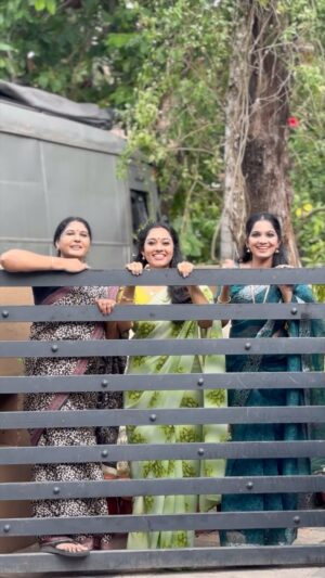 Mariya Prince Instagram - എന്നെ അരിയുമോ 😜

കമല ❤️ മീര ❤️ ആവണി ❤️ അർച്ചന 

🎥 @l_j_j_i_n_ 💖

#mangalyam #zeekeralam 
.
.
.
.
.
.
.
.
.
.
.

#malayalamcomedy #kerala #malayalam #malayalamcinema #mallu #mallugram #keralagram #malayalamstatus #malayalamtypography #malayali #keralagodsowncountry #mohanlal #malayalamtrolls #kochi #mollywood #trollmalayalam #bgm #keralagallery #malayalamquotes #malayalamsongs #malayalammovies #instagood #godsowncountry #malayalammemes #malayalammovie  #comedy #mallureposts