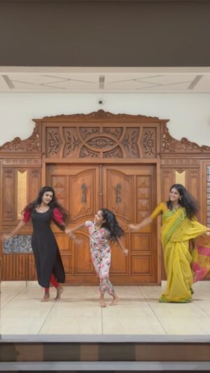 Mariya Prince Instagram - ❤️❤️❤️
.
.
.
.
.
.
.

#mangalyam #zeekeralam #aavani #archana #sneha #sisters #friends #love #locationfun