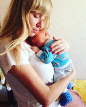 Mariya Shekunova Instagram - С ДНЁМ МАТЕРИ!!!!!
Мамочки, мамулечки, мамуси!!! С праздником нас, дорогие💖💖💖
Это огромный труд, но это и невероятное счастье!!!!!!🥰🥰🥰
.
МАМА, Я ТЕБЯ ЛЮБЛЮ♥️♥️♥️
#мама #марияскорницкая #деньматери #love #яжмать