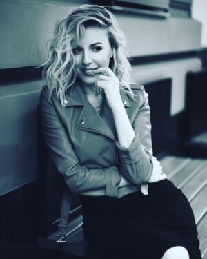 Mariya Shekunova Instagram - Happy Birthday Day!!!🥳🥳🥳
ОПЯЯЯЯТЬ🤪🤪🤪Нууу...оке🤩🤩🤩
Желаю себе много много много всего потрясающего и удивительного, чего ещё нет у меня)))😜😜😜👏👏👏
.
Всех люблю🥰🥰🥰 Всем тепла и счастья😘😘😘
.
#марияскорницкая #happybirthday #love #loveis #всемдобра