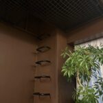 Mariya Nagao Instagram - @sauna_muchu ひらりーとじゅんと両国にできたサウナmuchuに行ってきたよ🧖‍♀️ サウナの湿度が高すぎてお肌の潤いMAXでサウナ。 水風呂もボタンを押すと天井からミストがでて外気浴も上にハンモックが🌴 かなーり整いました最高😌