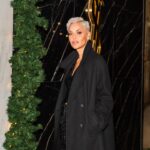 Mariza Instagram – Começam as propostas de looks para esta época festiva… muito brilho a caminho para este e para os próximos looks ✨
O que acham deste all black? 🤭
📸 @luismoreira.lm