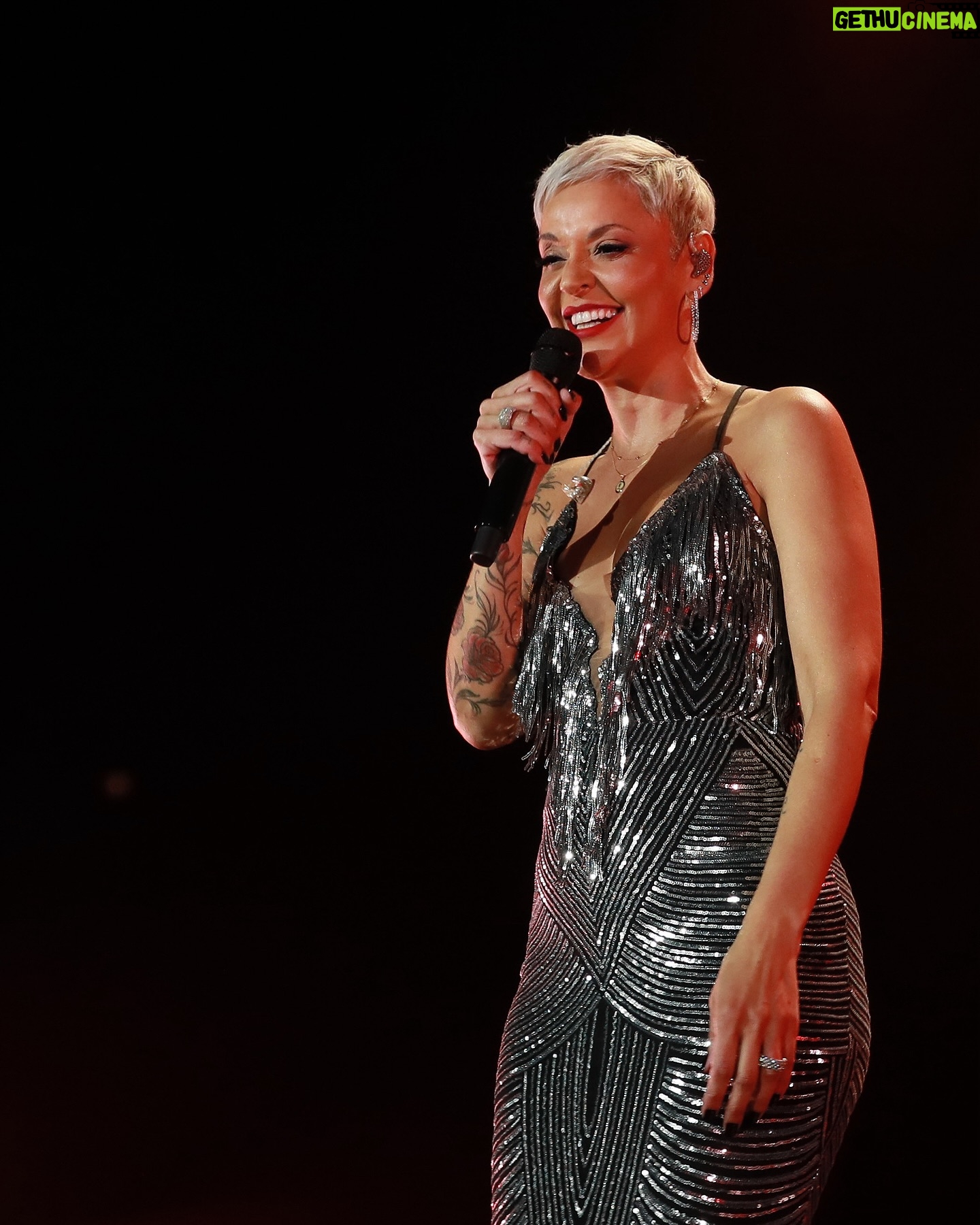 Mariza - 5.1K Likes - Que cada amanhecer seja uma oportunidade para tornar este 2024 um ano inesquecível. Obrigada por tudo! Feliz ano ❤️
📸 @casino.estoril / Conceição Alves