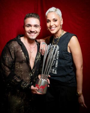 Mariza Instagram - Obrigada. 
Obrigada portugueses, obrigada @calema507 e @nunoribeiro_oficial, obrigada @playpremiosdamusicaportuguesa e @vodafonept .
“Maria Joana” sempre foi vossa. É um prazer levar para casa esta esta distinção de melhor canção. 
A cultura portuguesa vale a pena,
Até já ❤️

@ruelamusic @warnermusicpt