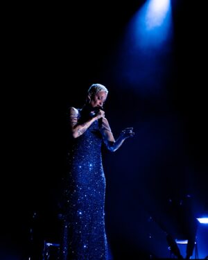 Mariza Instagram - Hoje, celebramos o Dia Mundial do Fado, a canção da alma portuguesa. Que este maravilhoso género musical continue a encantar corações e a contar histórias de amor, saudade e emoção. Que o fado perdure para sempre como expressão da essência do povo luso. Viva o Fado!