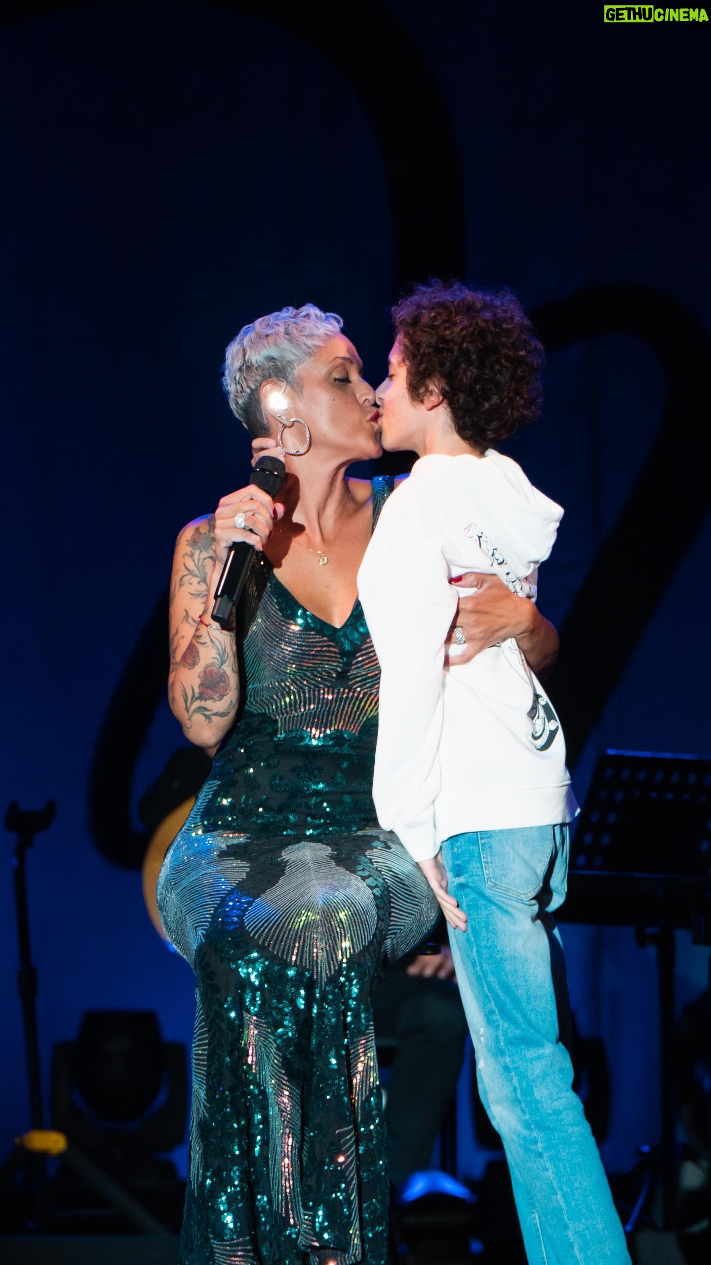 Mariza - 10.5K Likes - Hoje é o dia Mundial da Prematuridade, os pais de prematuros sabem muito bem o que é viver ao segundo.
FORÇA!
@maezicoisas
“A vida suspensa e presa aquela vida tão frágil que é o centro da vida. E finalmente o tão sonhado dia chega, é hora de ir para casa. Chegou a hora de viver a paternidade do lado de dentro. São 15 milhões de prematuros por ano no mundo!”
📸 @luismoreira.lm