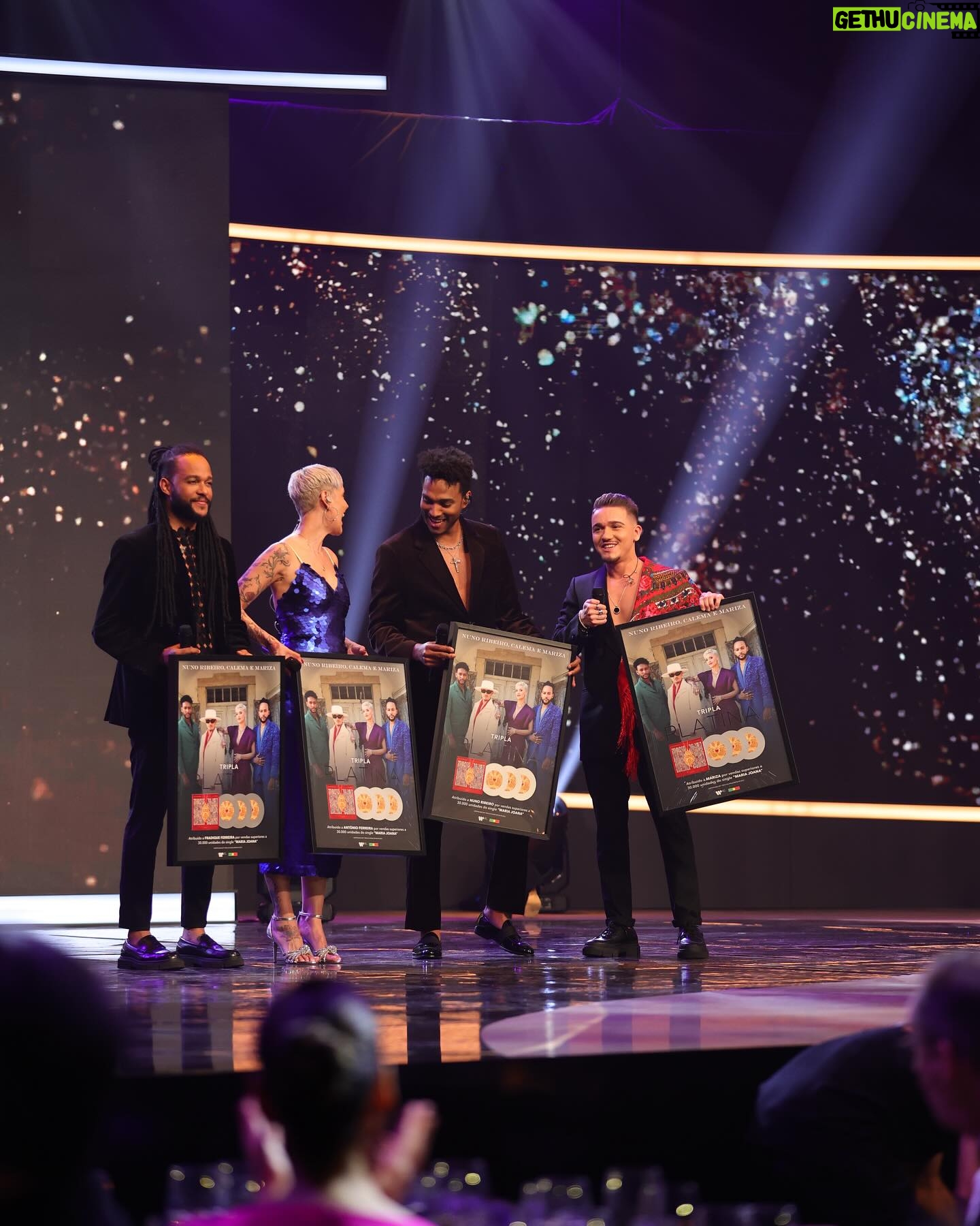 Mariza - 6.7K Likes - Sobrem ontem no aniversário da @tvioficial 📺
E não esquecer… Maria Joana é tripla platina 💿
@calema507 @fradique_calema @anthon507_calema @nunoribeiro_oficial
📸 Rui Valido