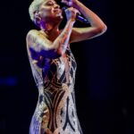Mariza Instagram – São Paulo, obrigada por estas duas noites maravilhosas, obrigada por cada aplauso, cada sorriso é cada canção que cantamos juntos. Levo um pedacinho de cada um de vocês comigo, no meu coração. 
Até à próxima 🇧🇷
📸 @tecalamboglia_fotografia