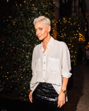 Mariza Instagram - Mais um dos grandes objetivos alcançados, uma das salas mais emblemáticas do MUNDO.
Philharmonie de Paris @philharmoniedeparis  completamente esgotada para ouvir cantar português, muito obrigada a todos os que ao longo dos anos vão estando a meu lado e me ajudam a alcançar todos estes sonhos, é a vós a quem devo isto tudo.