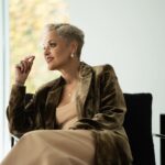 Mariza Instagram - Neste Dia Internacional da Mulher, quero expressar a minha mais profunda admiração e respeito por todas as mulheres incríveis que nos rodeiam. Vocês são a essência da força, coragem e amor. Cada uma de vocês, com as suas histórias únicas, lutas e conquistas, contribui de maneira inestimável para a tapeçaria da nossa sociedade. Hoje, celebramos não apenas as vitórias alcançadas, mas também reconhecemos as batalhas diárias que ainda enfrentamos na procura de igualdade e respeito. Que possamos todas nos unir em apoio e solidariedade, reconhecendo a importância de cada mulher nas nossas vidas e no mundo. A todas as mulheres, a minha eterna gratidão por tudo o que vocês são e tudo o que fazem. Feliz Dia da Mulher! 💪🏼