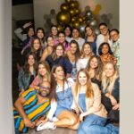 Marjorie Magri Instagram - Vision Board Miami!!!! Una tarde donde realizamos actividades como: meditación, agradecimiento, manifestación, retos mensuales, visualización, ruleta de la vida y además hacer el visión board con guías y material de apoyo incluido. Gracias a todos los que hicieron posible este evento! @andreinaocariz_ por su Charla de manejo de emociones y como transformar las creencias limitantes. Local: @eightdoral A todas las marcas que nos apoyaron en los premios y rifas: @kapelboutique (outfit ) @weston_hcgcenter (gift card de 100$) @soyangelicaescalona Caja de 7 productos valorado en 160$ @myredressofficial (intercambio de prenda) @yamcakes.us por la torta de chocolate @lilischarm.8888 (Asesoría de Feng Shui) @calle.paris (Outfit de ropa) @andreanjelina (libro autografiado) @crystaldustdesigns un par de zarcillos @shopbyedimar (outfit de ropa) @andreinaocariz_ una asesoría de marketing En la comida: @saborvenezolano @sanofoodmiami @yamcakes.us @mojodonuts A @kapelboutique por vestirnos este día y a @crystaldustdesigns por los zarcillos Flores y fresas con chocolate: @giftandloveboutique Fotografía: @yorbernalphoto A todos los emprendedores que estuvieron en el goodie bag: @cosmeticosalpormayor por ese bolsita con productos de maquillaje de la marca Revlon, totémica y maybelline @ohanacookiesfl (galletas deliciosas hechas con amor) @dibraunusa por la pulsera y el llavero @soyangelicaescalona por las mascarillas hidratantes @benesseremiami (gift card de 20$ para tratamiento) @myredressofficial por la gift card de intercambio de prenda gratis y a @giftandloveboutique y @calle.paris por las tarjetas de descuento. Gracias a todas las personas que asistieron al evento y se regalaron un día para ellas, a todas las personas que nos apoyaron a compartir el evento y enviárselo a sus amistades! Gracias gracias gracias! @marjoriemagri y @braunkarina #visionboard #visionboardmiami #miamivisionboard #visionboardevent #goodiebag #miamievent #visionboardworkshop #florida #mapadesueños