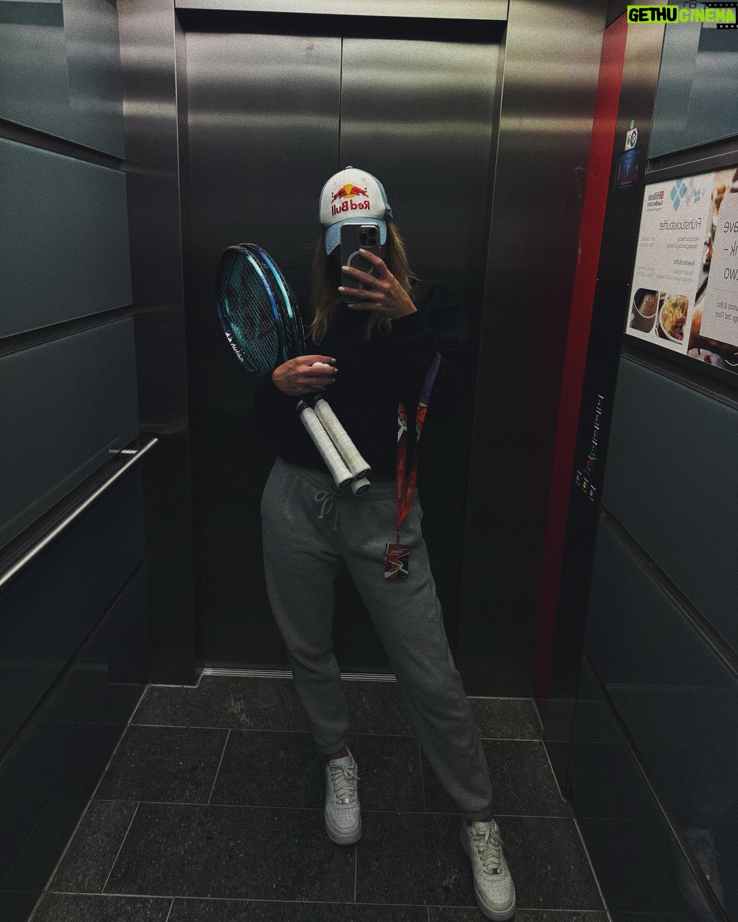 Markéta Vondroušová Instagram - fun fun🤙🏻🧡