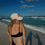 Markéta Vondroušová Instagram - hola mexicooo🐚🌊🩷