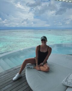 Markéta Vondroušová Instagram - thank you @ritzcarltonmaldives for the amazing stay🥹🩵🐳🦈🌴🥥 we loved every second🫶🏻
