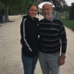 Markéta Vondroušová Instagram - děkujeme za všechno dědo,byl jsi nejvíc🖤🕊️