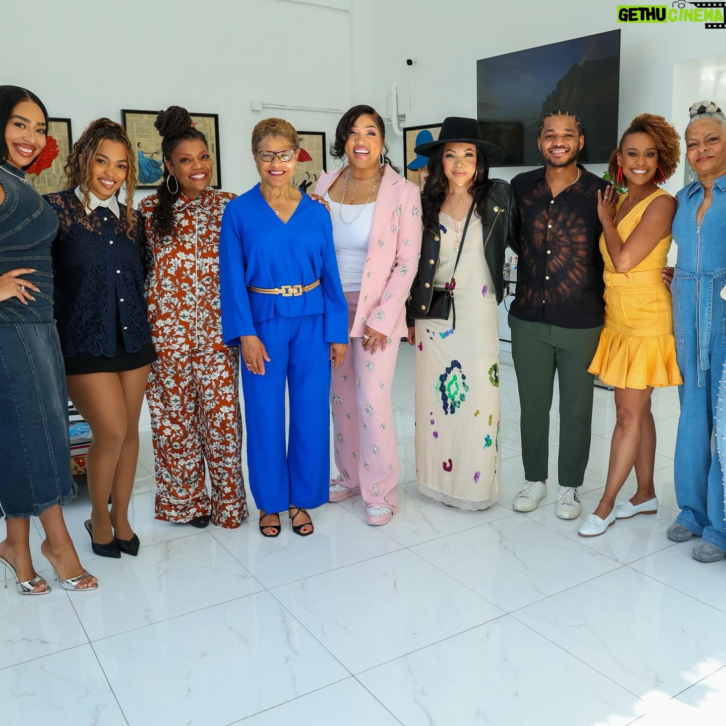 Marla Gibbs Instagram - My daughter @angelagibbs and I went to the screening of Act Your Age and saw one of the episodes. It was really funny and has some of my fav people!! This sisterhood of fun was hosted by LA Mayor @karenbassla and produced by @thenilaughed Do yourselves a favor and watch this show and they also deserve the support May 22nd on #netflix and Congrats @alysonfouse awesome show!! 🌸 📺 💃