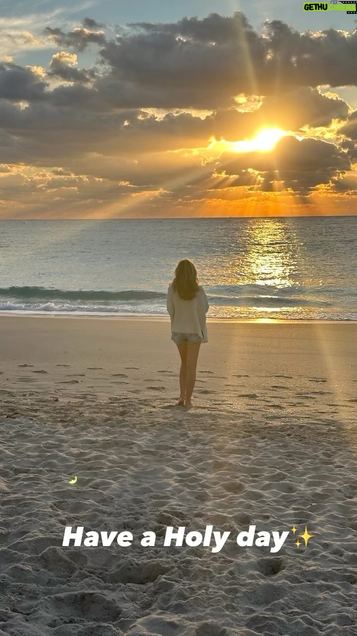 Marla Maples Instagram - Above all…. ✨🙏✨ Connect to Holiness… It is greatest of all forces… remember… and hold on to the Presence. #Godismyrock