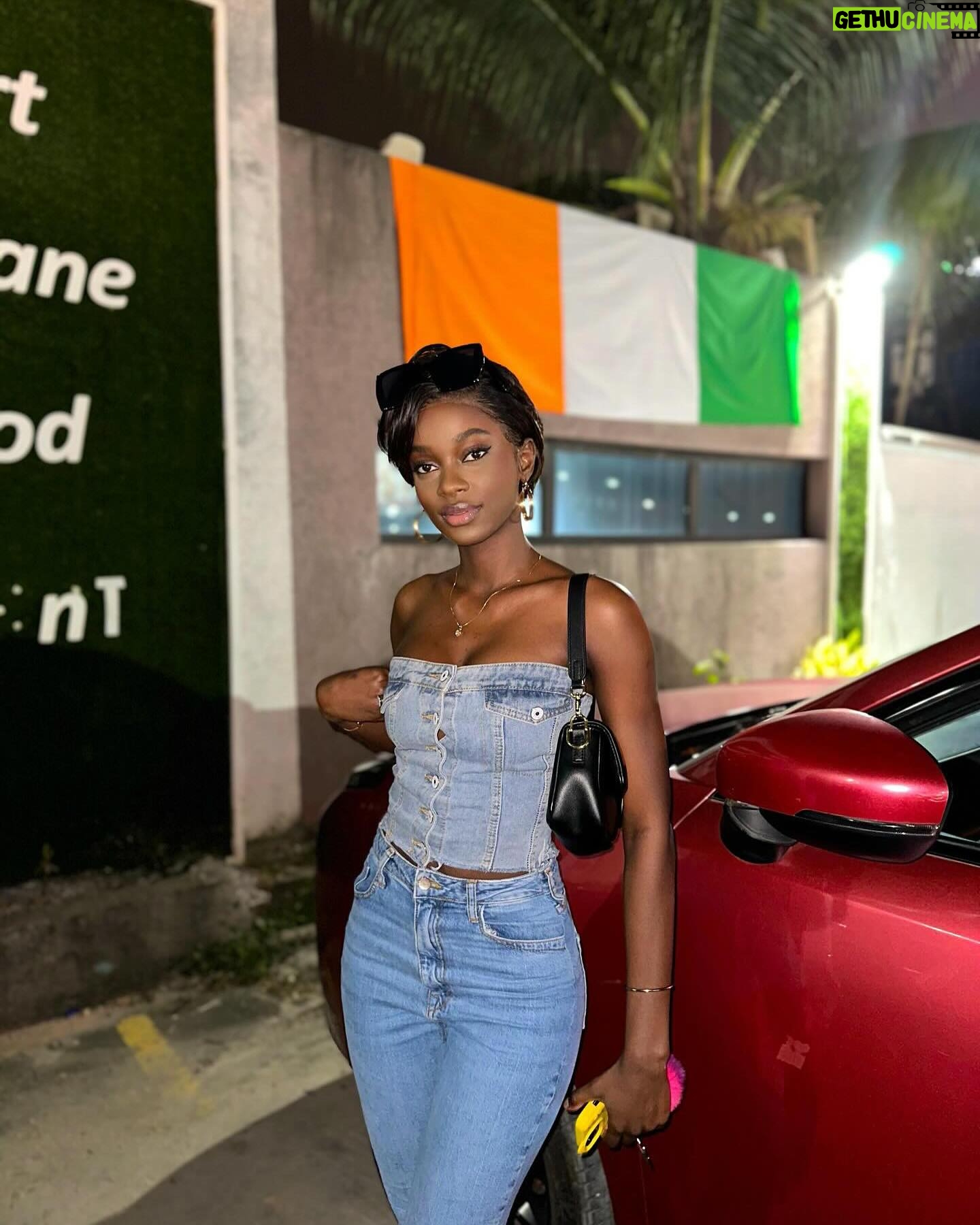 Marlène Kouassi - 6K Likes - I am black woman.
🇨🇮❤️