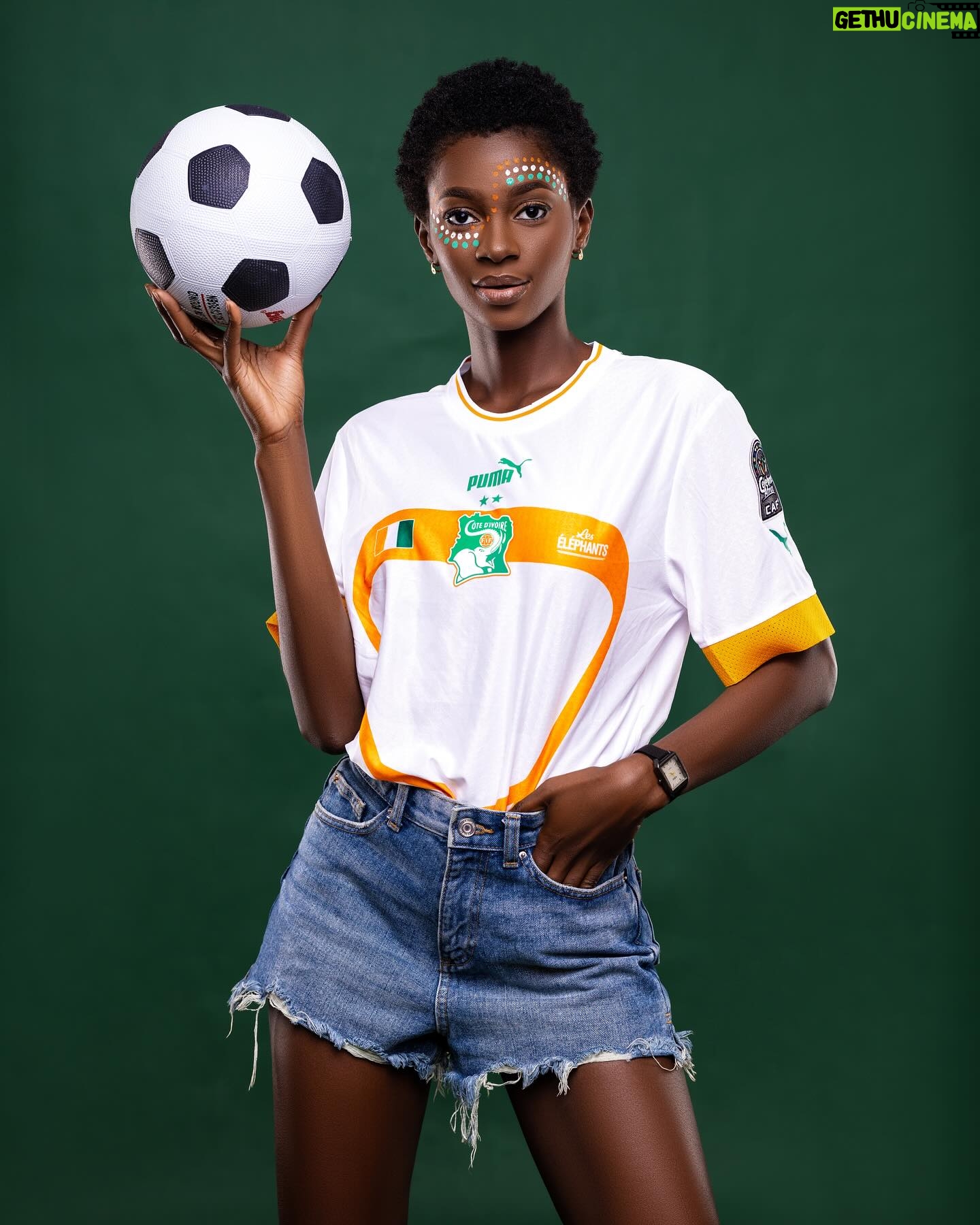 Marlène Kouassi - 10.2K Likes - À quelques heures de cette grande célébration du football africain
Nous vous disons AKWABA en terre d’eburnie
Que cette CAN de l’hospitalité soit l’une des plus belles expériences pour vous !
Vive les Éléphants !
Vive la Côte d’Ivoire !
Et Vive l’Afrique !
📸 : @jeangoun
💋: @makeup_bydelapriere
🎨 : @j_elie.kore
#Team225 #cancotedivoire23
#MissCi2022