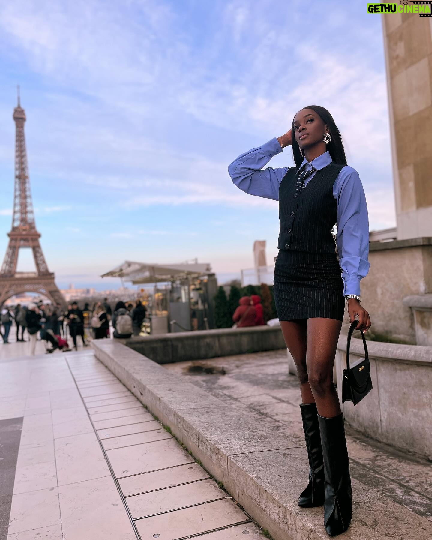 Marlène Kouassi - 7.3K Likes - Slightly Parisian🥰
📸: @armel_dubleu
👔: @kvmbyvickykambou