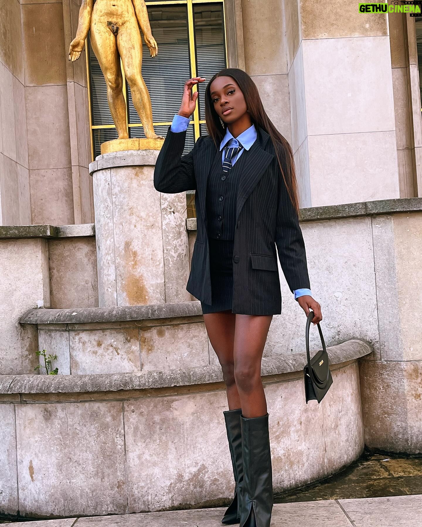 Marlène Kouassi - 7.3K Likes - Slightly Parisian🥰
📸: @armel_dubleu
👔: @kvmbyvickykambou