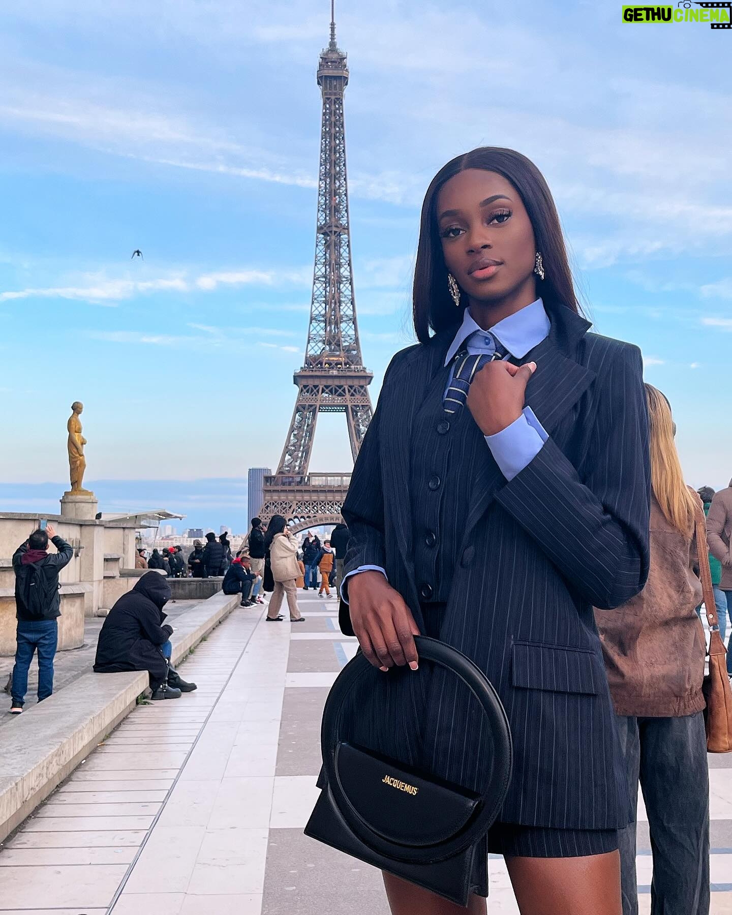 Marlène Kouassi - 7.3K Likes - Slightly Parisian🥰
📸: @armel_dubleu
👔: @kvmbyvickykambou