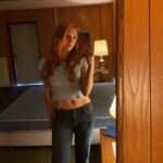Marlhy Murphy Instagram - name that music video 🧡