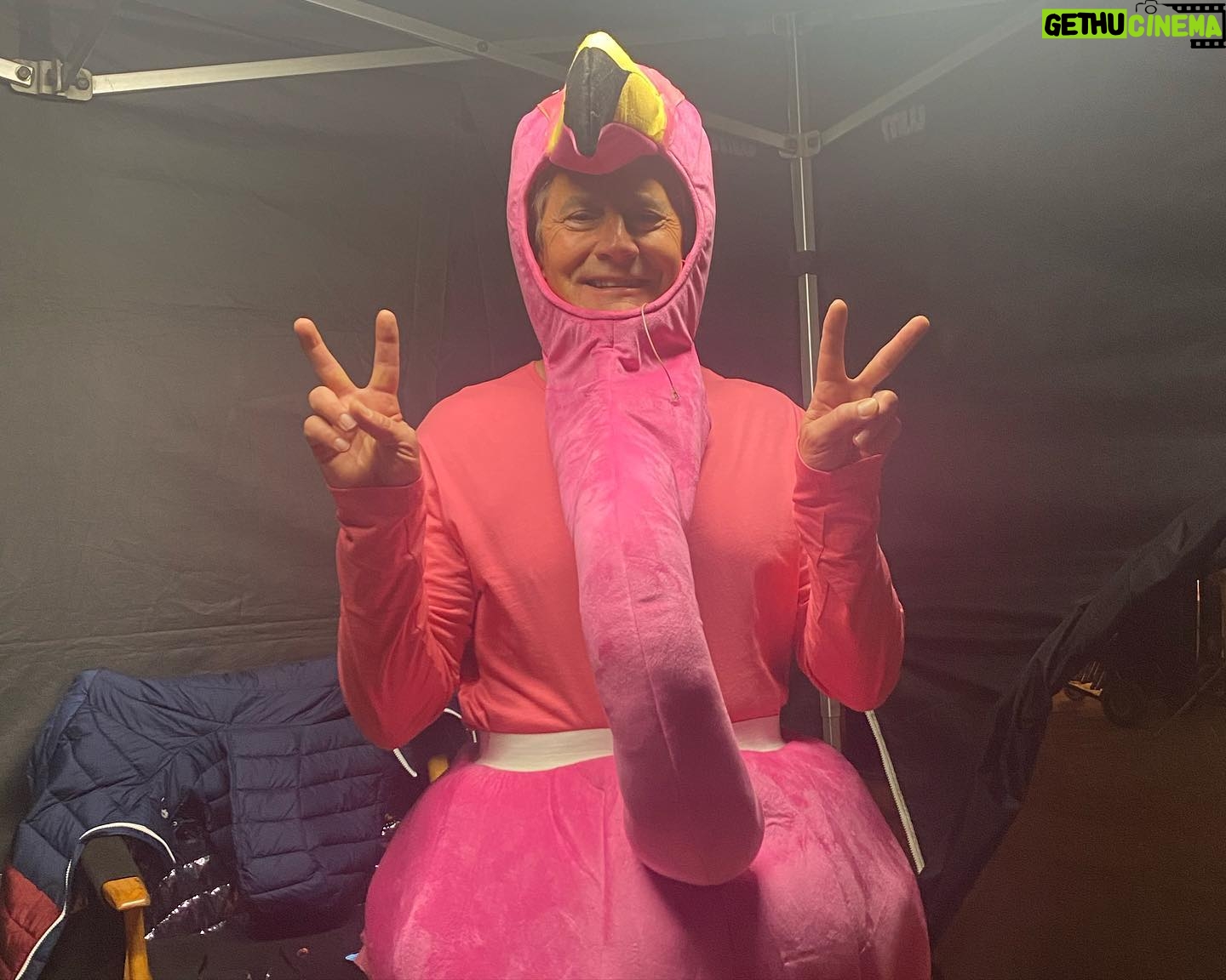Marlo Kelly - 14.5K Likes - Joe vs Carole is now live on @peacocktv & @stanaustralia !!
What an absolute blast & privilege to represent the Baskin family as Carole’s incredible daughter, Jamie!!
Thank you Kate McKinnon & @kyle_maclachlan, for cradling me in your parental arms (you pair of dreamboats) and for making me smile ear to ear everyday on set.
❤️🔥🐅