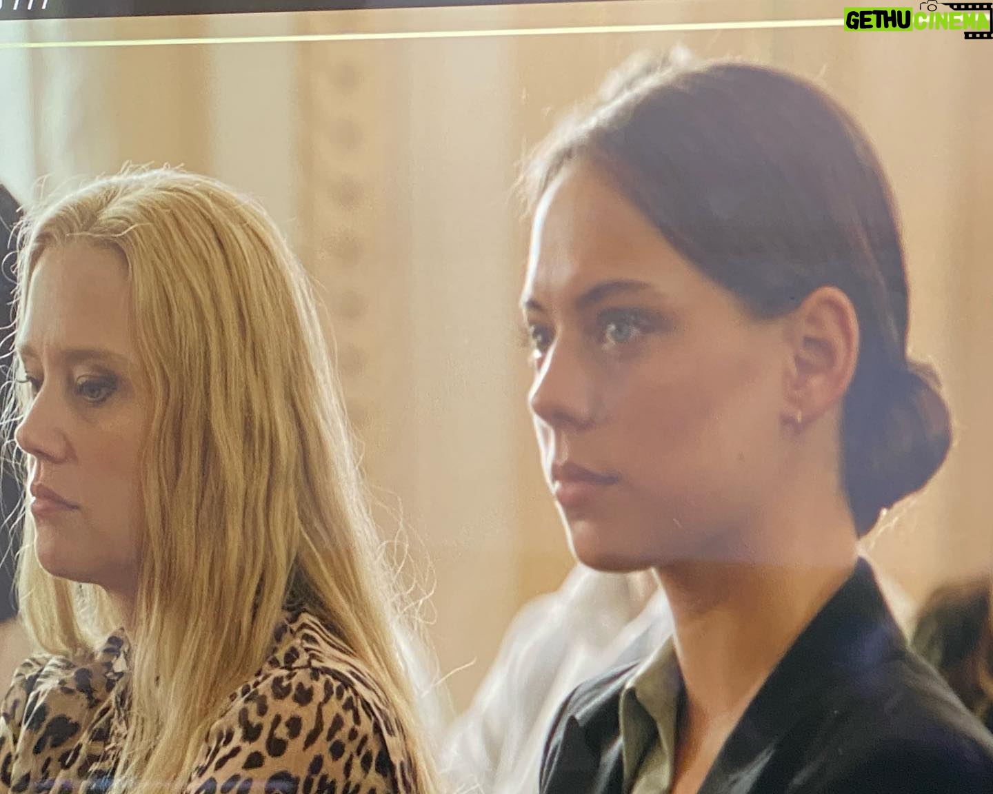 Marlo Kelly - 14.5K Likes - Joe vs Carole is now live on @peacocktv & @stanaustralia !!
What an absolute blast & privilege to represent the Baskin family as Carole’s incredible daughter, Jamie!!
Thank you Kate McKinnon & @kyle_maclachlan, for cradling me in your parental arms (you pair of dreamboats) and for making me smile ear to ear everyday on set.
❤️🔥🐅