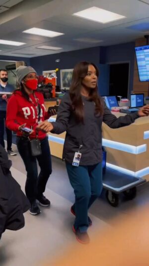 Marlyne Barrett Instagram - Dancing Through Life. This Is How We Do #onset w/ @nicolerubiodirector . I challenge @mrmayo at #ChicagoFire ! Show us your Moves! #onechicagodanceoff  #onechicago #dance #music