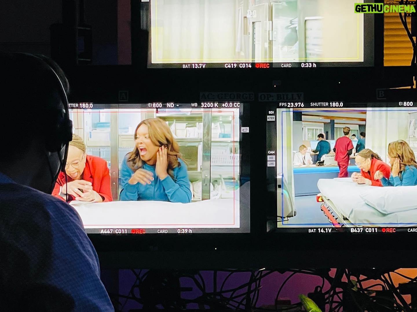 Marlyne Barrett Instagram - Behind the Scenes w/ E! The laughs were real! #chicagomed #goodtimes #onset @merk2577