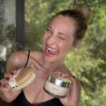 Marnie Alton Instagram - Our second December giveaway is here 🙌🙌 In case you missed it last week, here’s the recap: For the month of December I’m gonna share some of my fav products every Friday & give you a chance to win them! Full disclosure: these are NOT ads, they’re just brands I love & use all the time. I believe in what they’re putting out in the world & thought it would be fun to give more people a chance to experience them as a special holiday treat! This week is all about @oseamalibu. I fell in love with this female founded clean beauty line about a year ago & now I can’t live without it! I’m obsessed with pretty much every product, ESPECIALLY their seaweed-infused body butter & exfoliating dry brush. It’s an immediate glow-up from head to toe (& I always feel fancy when I use it☺️) We’re gonna do this old skool IG style so: To enter, all you need to do is comment below (so we know who you are & how to get you your goodies) be following @marniealton, @mbodybymarniealton. If you wanna tag a friend as a sweet surprise we’ll enter them too! This giveaway closes Sunday 12/11 at 11:59pm & the winner will be announced on Tuesday in my Stories. *Bonus for all my fellow Canadians this is open to YOU and the US! Drop your flag in the comments too!🇨🇦🇺🇸