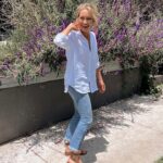 Marnie Alton Instagram - Some days are just about being grateful for the little things. Summer sun the perfect @frankandeileen linen button down my bff = it’s Friday I’m in love🤍 Lately I’ve been spending more time getting rid of clutter…in my mind, body & home. I can’t tell you how many times I’ve opened my crammed closet & thought ‘there’s nothing to wear’. How is that even possible?! I’ve decided to try focusing on fewer pieces that actually make me feel good every time I put them on, rather than the hundred things I’m keeping to wear ‘someday’. It’s been cool finding companies like @frankandeileen who make clothes that feel special but also so easy! Can I get a 🙌🙌 for a woman-owned, woman-led, B corp certified company focused on sustainability & paying it forward. Bonus: every piece is 100% WASHABLE which just might be my favorite part. 15% off with MARNIE15 ✨ #frankandeileen
