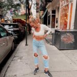 Marnie Alton Instagram - Woke up missing nyc & the energy of sold out irl classes with all of you! 🔥🤍✨ Where should we go for our next pop up?! #mbodyglobalfam #barreworkout #mbodytour #fbf