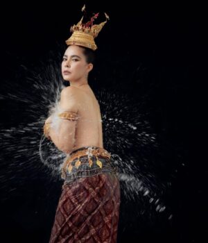 Marsha Vadhanapanich Instagram - สวัสดีปีใหม่ไทย🙏🏻 สงกรานต์2024,2567
ขอให้สมที่ใจปรารถนา  เล่นสงกรานต์กันแบบสนุกไม่อันตรายและปลอดภัยกันด้วยนะคะ 🌺💋🥰

Makeup 
@thanva.mua 
Hair @tungpui69 @khanawut_ruangroj 
@mairatchada1
Outfit @iamphetamean 
 
Stylist @criscrisii 
Dresser @ppppppluem 
@crexmm 
Co-ordinator @athenzy
Photographer @amatyai 
Studio @chamniseye