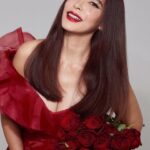 Marsha Vadhanapanich Instagram - Happy Valentine’s Day Babe❤️Love you Do you know?🥰🌹❤️❤️ MakeUp @thanva.mua Hair @boyd_kitphisuth @mairatchada1 Photography @amatyai Stylist @criscrisii Dress @phatrawidesign #marshairis Baby come to me ❤️🌹🎼waiting for you