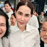 Marsha Vadhanapanich Instagram - วันนี้วันดีมาร่วมพิธีบวงสรวงที่ศาลหลักเมืองกรุงเทพ กับ Boyd Extra band และพี่ๆน้องๆ ค่ะ เฮงๆปังๆ รวยๆ ทุกๆคนนะคะ เนื่องในวันคล้ายวันเกิด พี่Boyd นะครับHappy Birthday ด้วยนะคะ ขอให้เจริญรุ่งเรืองในหน้าที่การงาน ตลอดทุกงานนะคะ เอาบุญมาฝากทุกคนด้วยนะ #marshairis 📸ขอบคุณเม้ยด้วยถ่ายให้ตลอดงาน @meilovezzz 🙏🏻🙏🏻🙏🏻สาธุอนุโมทนา