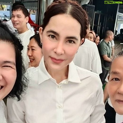 Marsha Vadhanapanich Instagram - วันนี้วันดีมาร่วมพิธีบวงสรวงที่ศาลหลักเมืองกรุงเทพ กับ Boyd Extra band และพี่ๆน้องๆ ค่ะ เฮงๆปังๆ รวยๆ ทุกๆคนนะคะ เนื่องในวันคล้ายวันเกิด พี่Boyd นะครับHappy Birthday ด้วยนะคะ ขอให้เจริญรุ่งเรืองในหน้าที่การงาน ตลอดทุกงานนะคะ เอาบุญมาฝากทุกคนด้วยนะ #marshairis 📸ขอบคุณเม้ยด้วยถ่ายให้ตลอดงาน @meilovezzz 🙏🏻🙏🏻🙏🏻สาธุอนุโมทนา