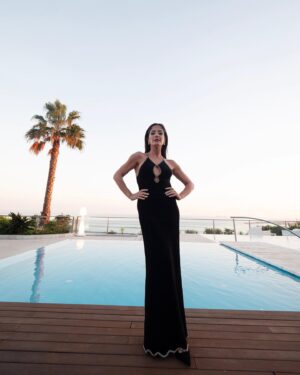Marta Gil Instagram - Foi um 31 para chegar até aqui! 🎉
Parabéns @tvioficial 

Outfit @sandroparis 
Jóias @eugeniocamposjewels 
Make up @maggierobalo_mua 

Um obrigada especial ao @mynameislucasluz 💛
As fotos são do incrível @riqqzz
