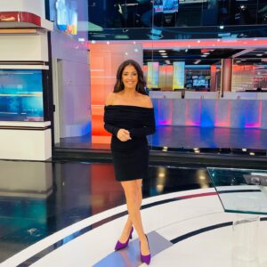 Marta Gil Instagram - Parabéns @estamanhatvi 
3 anos de um dos melhores programas que alia informação e entretenimento. 
Foi aqui que comentei política, cultura, o estado actual do país e fui sempre tão bem recebida. 
Parabéns a toda a equipa.💛