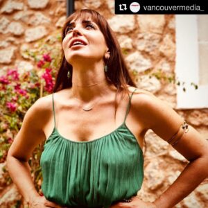 Marta Milans Instagram - KIKA wishes you a happy Sunday. (📸: @nunolopes ) #whitelinesnetflix @vancouvermedia_ @netflix @netflixes @alexpinaoficial