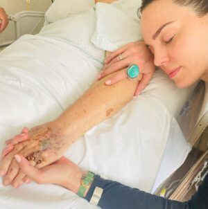 Marta Milans Instagram - My Lelita. My force… my warrior queen..my everything. Thank you for everything you’ve taught me about life, about flowers, about the best cakes to make, the best marrón glaces to eat and the best shoes to wear.. come visit me often please so i wont have to miss you too terribly. Te quiero infinito mi lelita gracias por enseñarme lo que significa la palabra fortaleza. Ya te echo de menos ❤️ pero se que tengo un ángel de la guarda para siempre ❤️