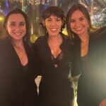 Marta Bateira Instagram - Tenho muito orgulho de fazer parte desta família. ❤️❤️❤️ @fproducao #bossesinthehouse #festadenataldafirma 📸@asminhasfotosnaoprestam Auto consciência é tudooo, Teresa, nem uma que preste. 😆😂🥴