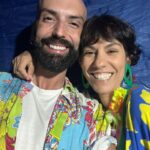 Marta Bateira Instagram - Sempre soube que partilharíamos o mesmo palco um dia. 💚🩵🤍💛💙 Festival de Comédia PARQUE A RIR - Santo Tirso.