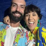 Marta Bateira Instagram - Sempre soube que partilharíamos o mesmo palco um dia. 💚🩵🤍💛💙 Festival de Comédia PARQUE A RIR - Santo Tirso.