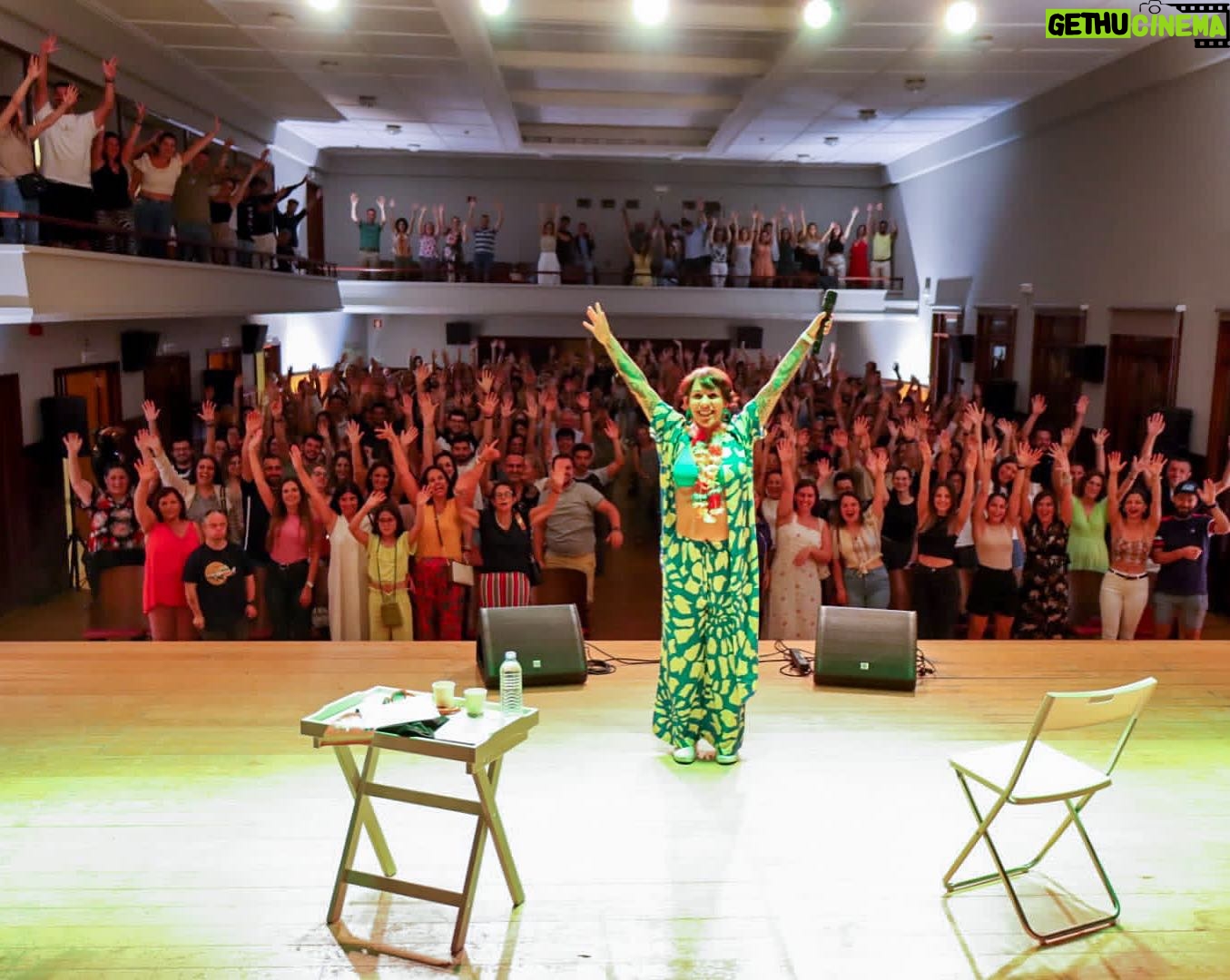 Marta Bateira Instagram - Ontem vocês fizeram o espetáculo, Amarante, muito muito bom! 😍🙌🏽❤️😘 Quero voltar sempre!!! Obrigada por tudo. #resorttour #quemacreditavai #beatrizgosta #despenteandovidas