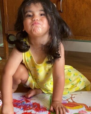 Marta Bateira Instagram - Já não é bebé. 👧🏻 Está uma menina lindaaa. ❤️